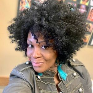 Shoequeensheron- MEET YOUR POSHER!